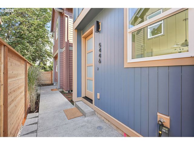 5446 Ne PRESCOTT St 4, Portland, OR 97218