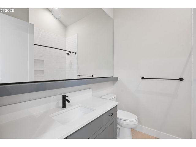 5446 Ne PRESCOTT St 4, Portland, OR 97218