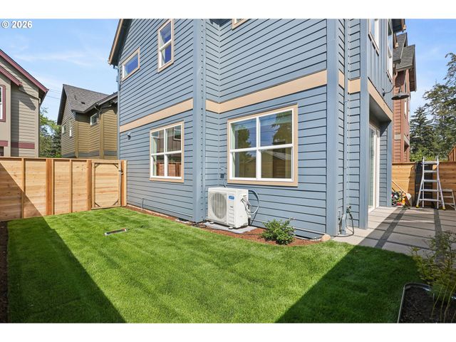 5446 Ne PRESCOTT St 4, Portland, OR 97218