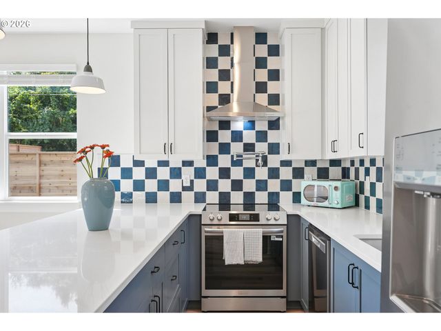 5446 Ne PRESCOTT St 4, Portland, OR 97218