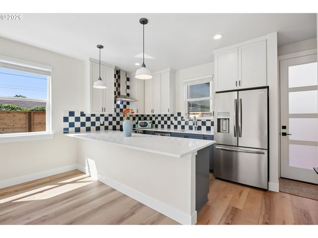 5446 Ne PRESCOTT St 4, Portland, OR 97218
