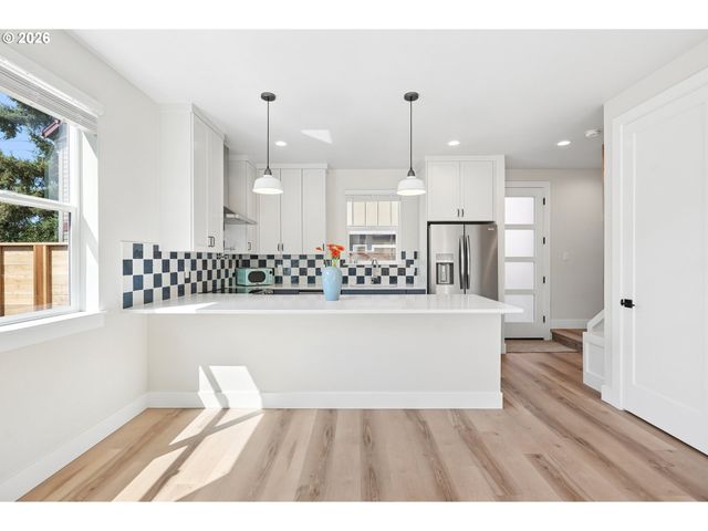 5446 Ne PRESCOTT St 4, Portland, OR 97218