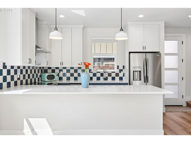 5446 Ne PRESCOTT St 4, Portland, OR 97218