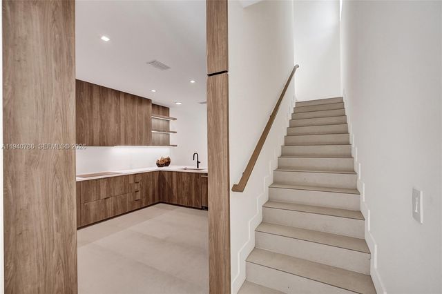 3073 Hibiscus St., Miami, FL 33133