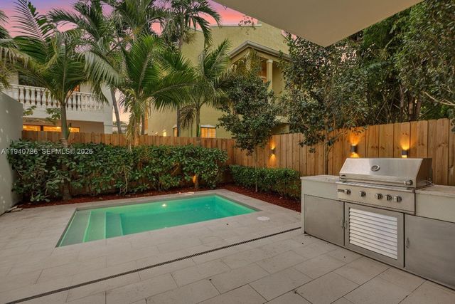 3073 Hibiscus St., Miami, FL 33133