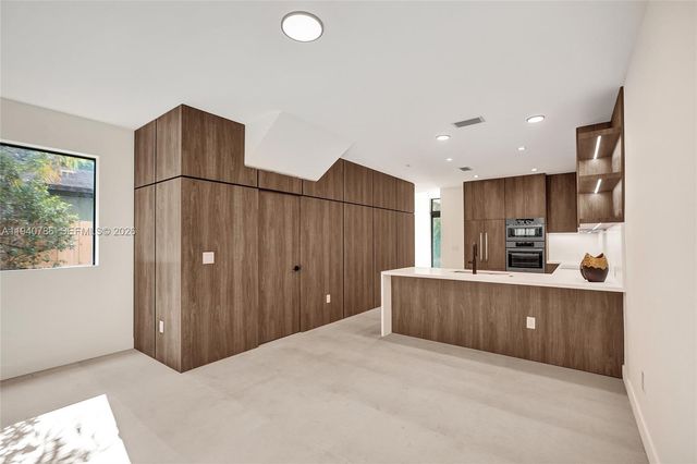 3073 Hibiscus St., Miami, FL 33133