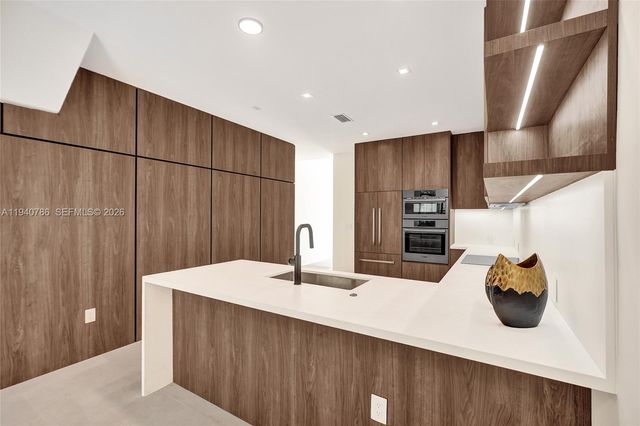 3073 Hibiscus St., Miami, FL 33133