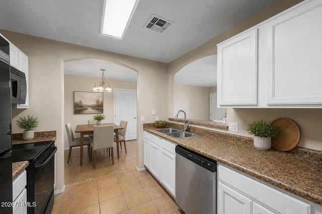 2950 W LOUISE Drive 108, Phoenix, AZ 85027