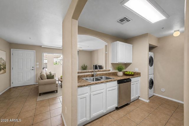 2950 W LOUISE Drive 108, Phoenix, AZ 85027