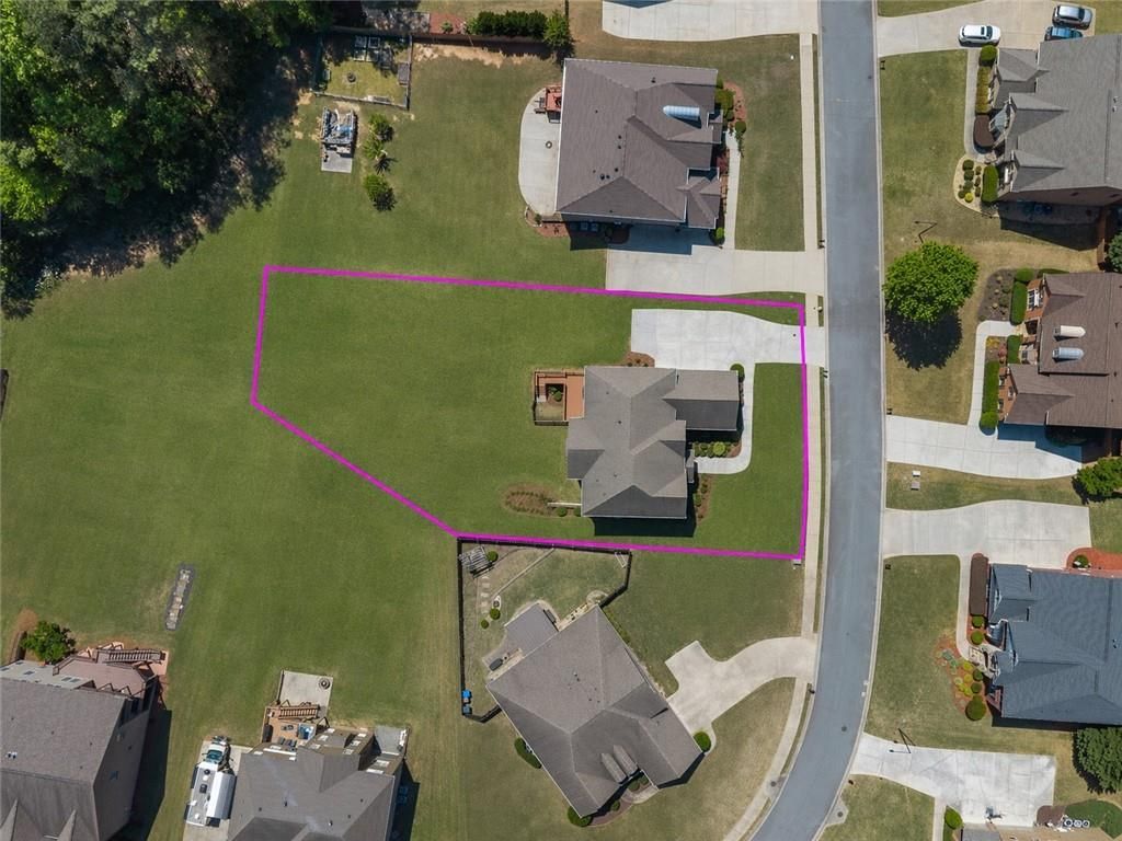 Image 2 of property listing at 3967 Nemours Trail NW, Kennesaw, GA 30152