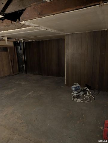 805 E BEHRENDS Avenue, Peoria, IL 61603