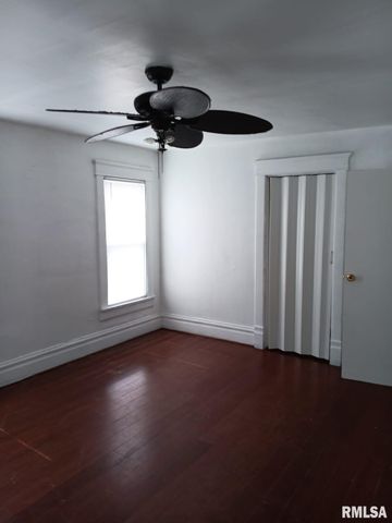 805 E BEHRENDS Avenue, Peoria, IL 61603