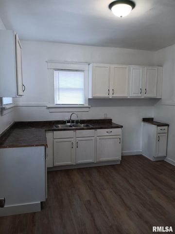 805 E BEHRENDS Avenue, Peoria, IL 61603