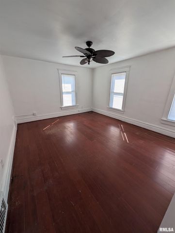 805 E BEHRENDS Avenue, Peoria, IL 61603