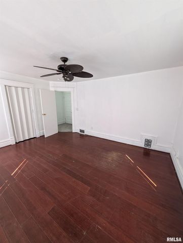 805 E BEHRENDS Avenue, Peoria, IL 61603