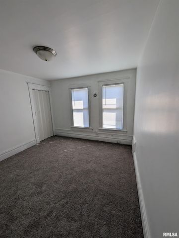 805 E BEHRENDS Avenue, Peoria, IL 61603