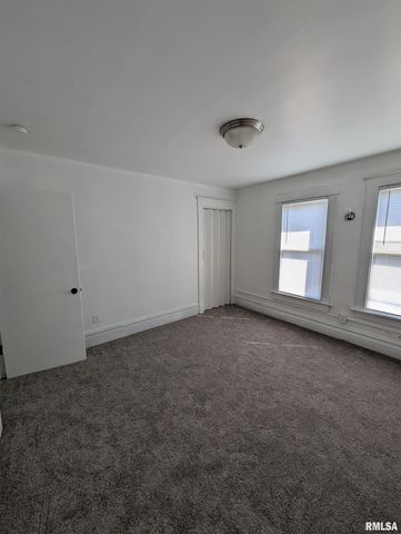 805 E BEHRENDS Avenue, Peoria, IL 61603