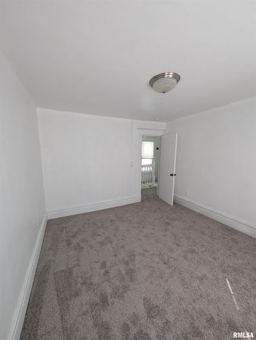 805 E BEHRENDS Avenue, Peoria, IL 61603