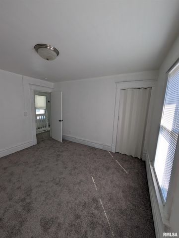 805 E BEHRENDS Avenue, Peoria, IL 61603