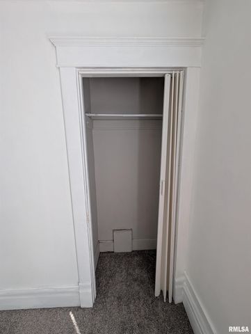 805 E BEHRENDS Avenue, Peoria, IL 61603