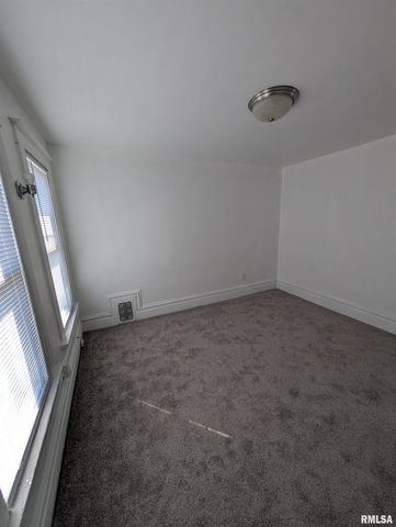 805 E BEHRENDS Avenue, Peoria, IL 61603