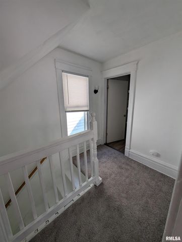 805 E BEHRENDS Avenue, Peoria, IL 61603