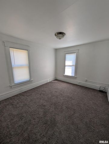 805 E BEHRENDS Avenue, Peoria, IL 61603