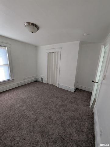 805 E BEHRENDS Avenue, Peoria, IL 61603