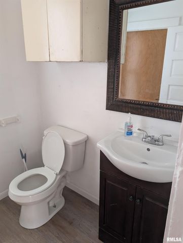 805 E BEHRENDS Avenue, Peoria, IL 61603