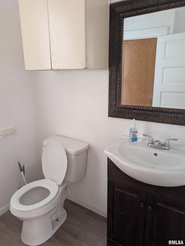 805 E BEHRENDS Avenue, Peoria, IL 61603