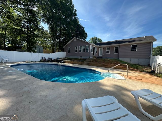 384 SAM BROWN Boulevard, Commerce, GA 30529