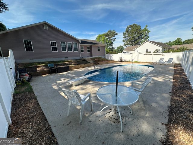 384 SAM BROWN Boulevard, Commerce, GA 30529