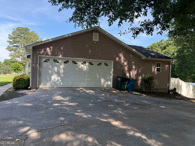 384 SAM BROWN Boulevard, Commerce, GA 30529