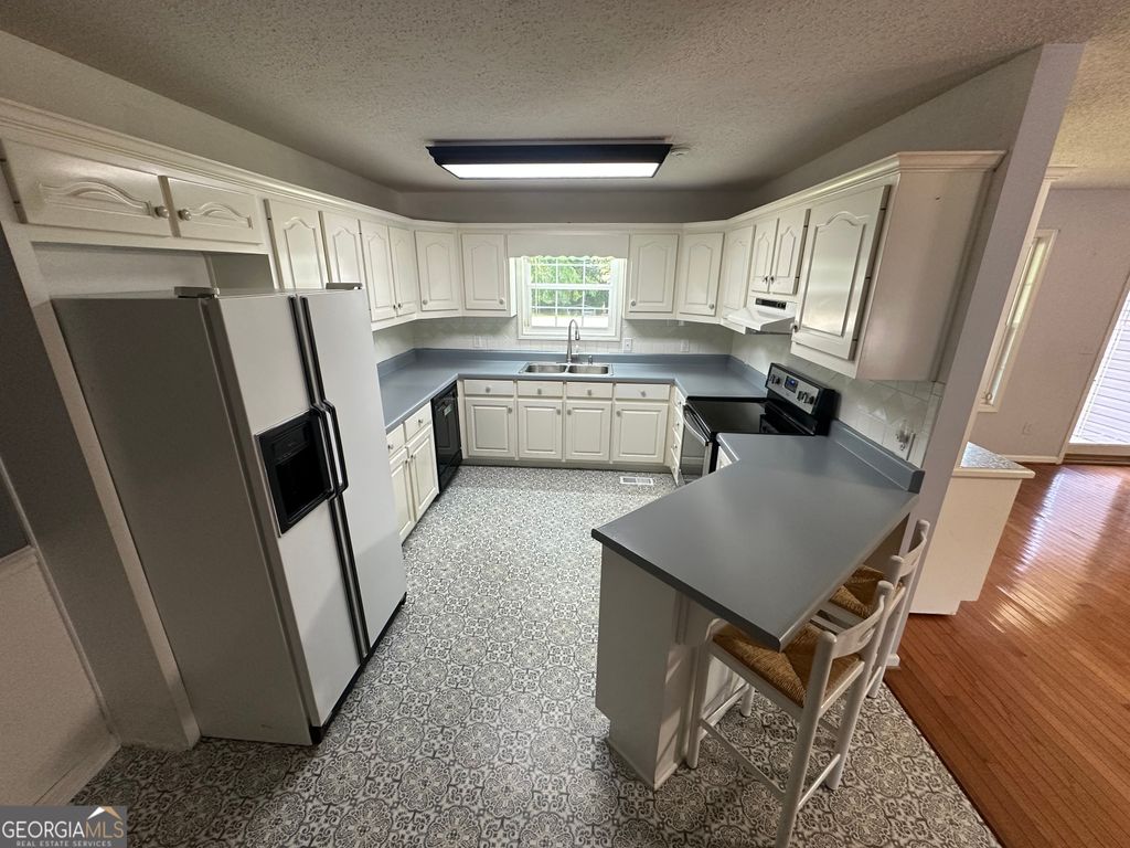 384 SAM BROWN Boulevard, Commerce, GA 30529 — photo 4