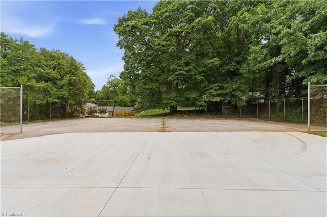 3721 Herchel Lane, Winston-salem, NC 27106