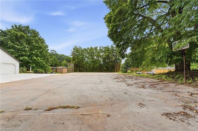 3721 Herchel Lane, Winston-salem, NC 27106