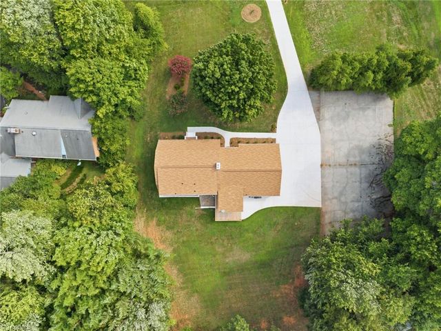 3721 Herchel Lane, Winston-salem, NC 27106