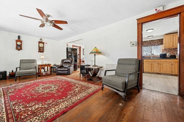 152 Beaverbrook Pkwy, Worcester, MA 01603