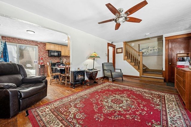 152 Beaverbrook Pkwy, Worcester, MA 01603