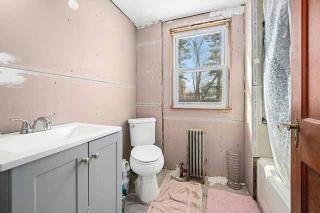 152 Beaverbrook Pkwy, Worcester, MA 01603