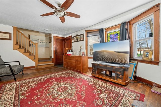 152 Beaverbrook Pkwy, Worcester, MA 01603