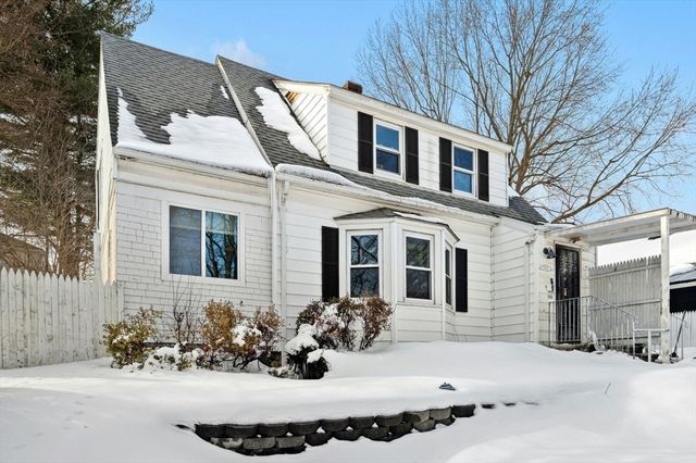 152 Beaverbrook Pkwy, Worcester, MA 01603