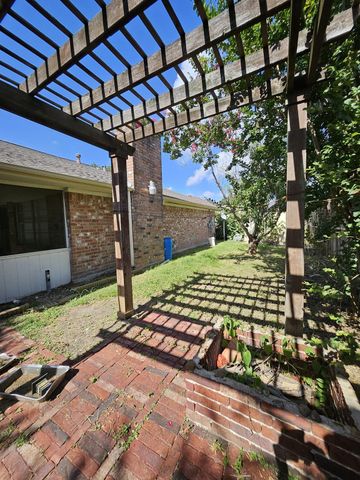 9415 Spellman Road, Houston, TX 77031