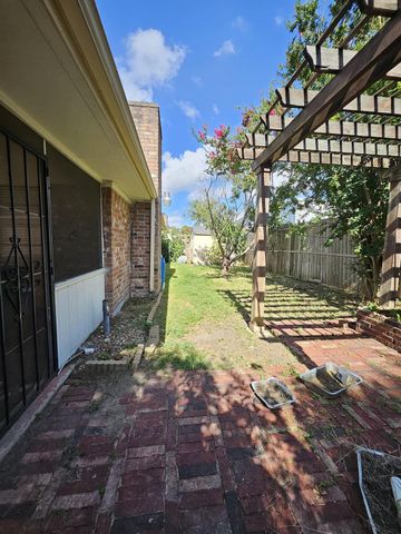 9415 Spellman Road, Houston, TX 77031
