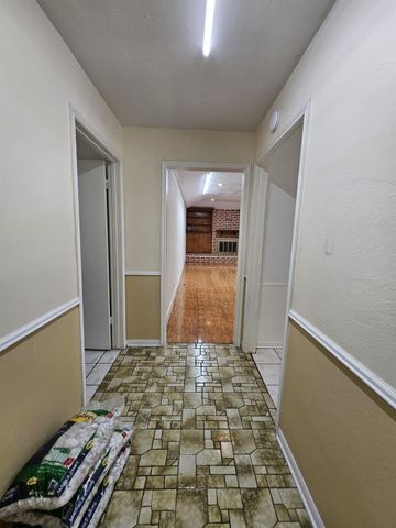 9415 Spellman Road, Houston, TX 77031