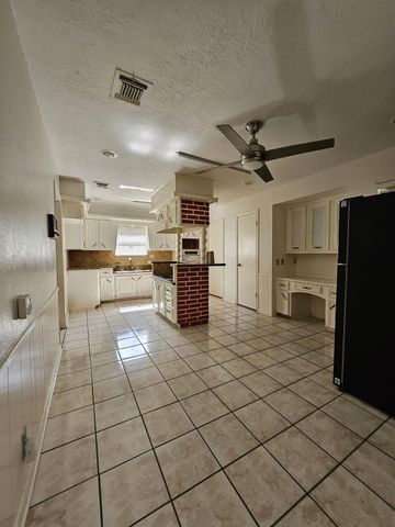 9415 Spellman Road, Houston, TX 77031