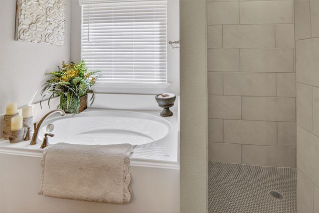 1108 Crown Valley Drive, Weatherford, TX 76087