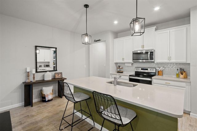 26008 WOVEN WICKER BEND, Lutz, FL 33559