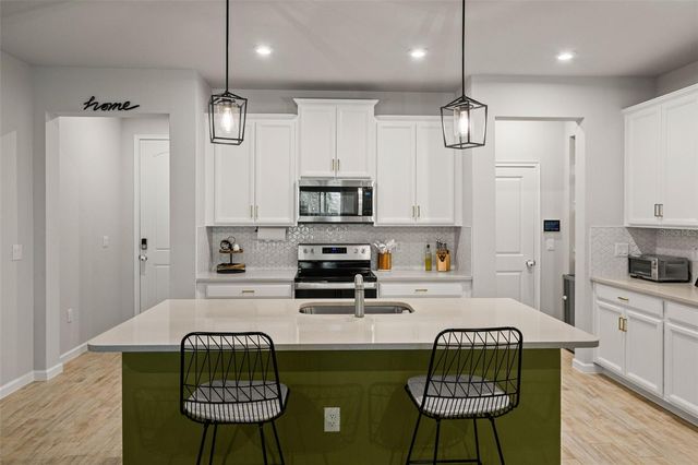 26008 WOVEN WICKER BEND, Lutz, FL 33559