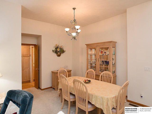 10012 S 172nd Circle, Omaha, NE 68136